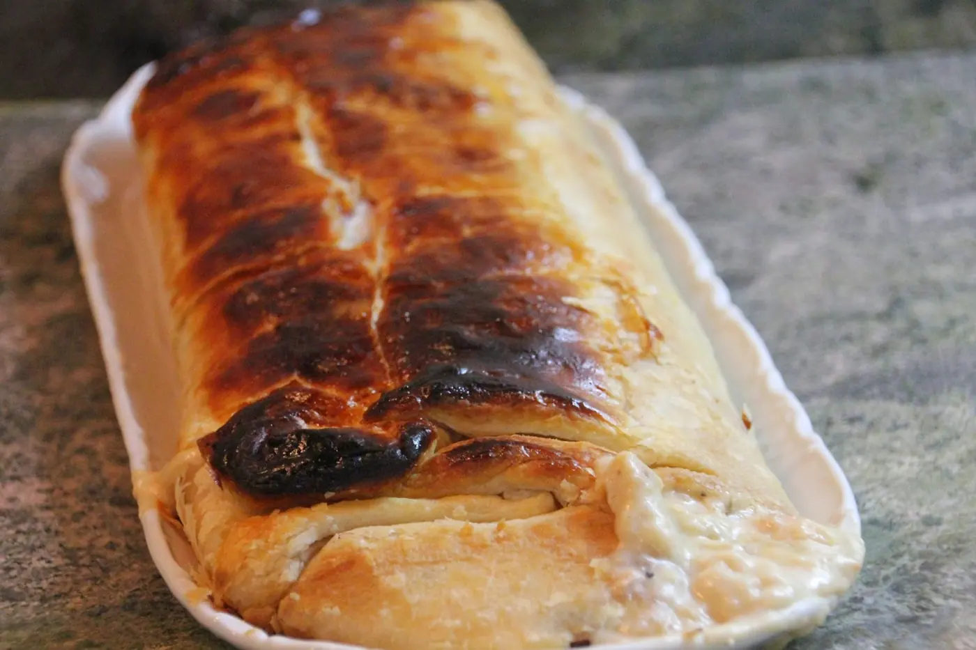 Hojaldre con bechamel, rape y gambas: foto del paso a paso